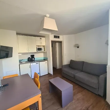 Appartamento Nice Apt For 4 In